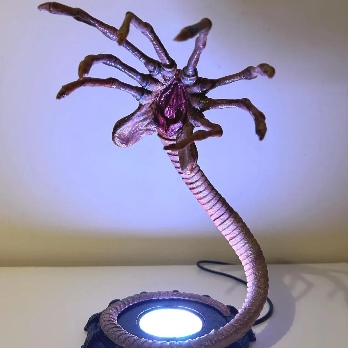 Alien Facehugger Lamp Nightlig - Home Decor Inspo ulasan dan harga